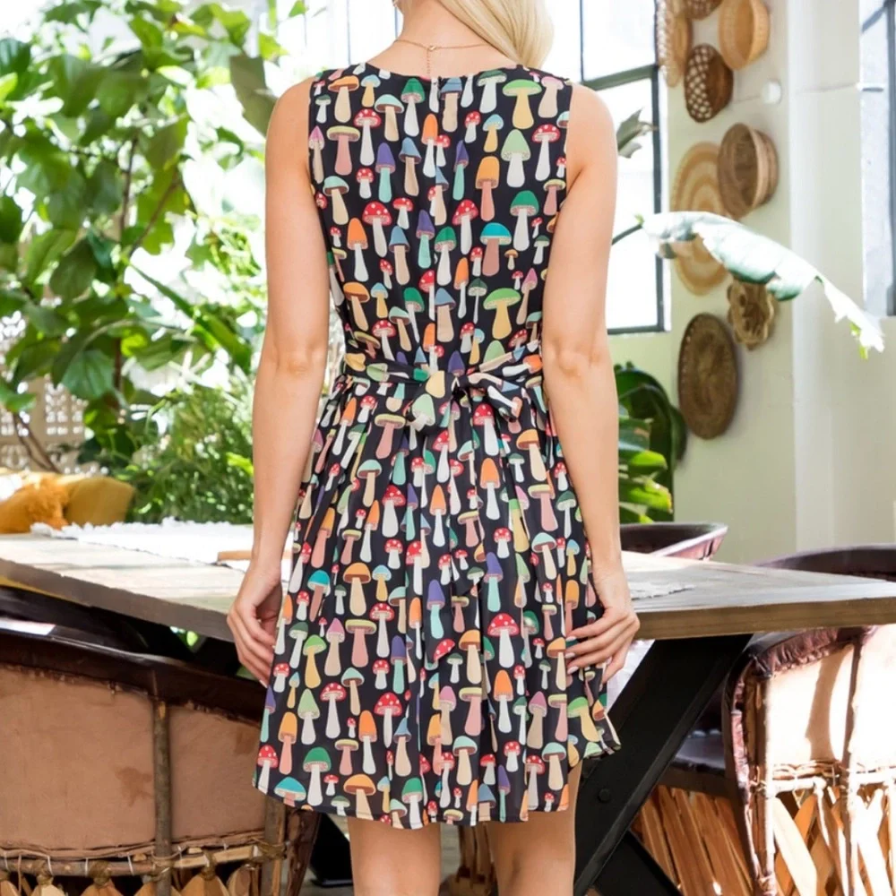 Women’s Black Mushroom Print Sleeveless Dress - Picture 6 of 12